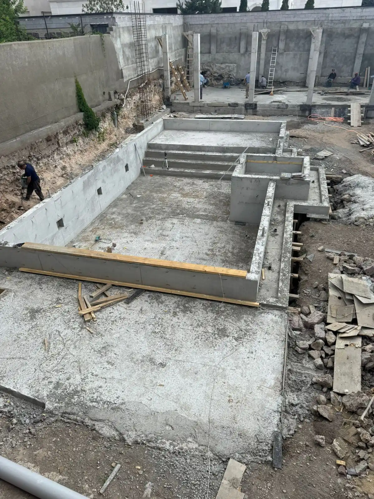 բարձրակարգ-բացօթյա-լողավազան