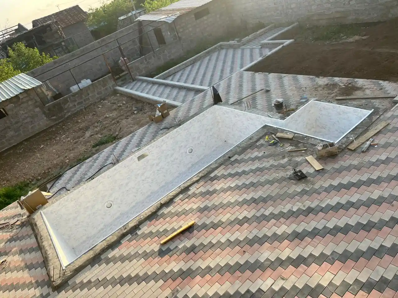 լողավազանի-հիմքի-կառուցապատում